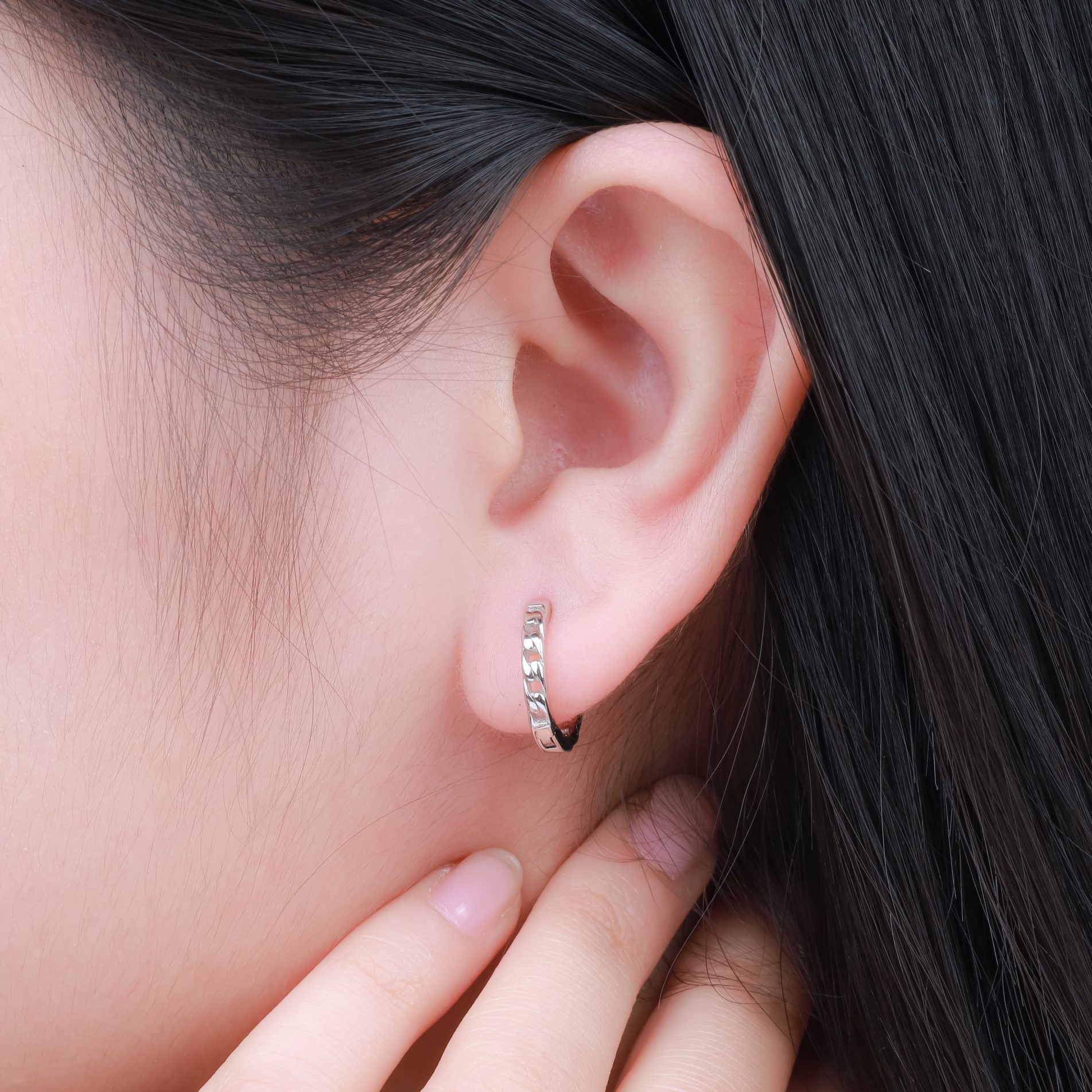 Bông Tai Bạc Bao Nhiêu Tiền? Bảng Giá Mới Nhất 2025 4 bông tai bạc bao nhiêu tiền