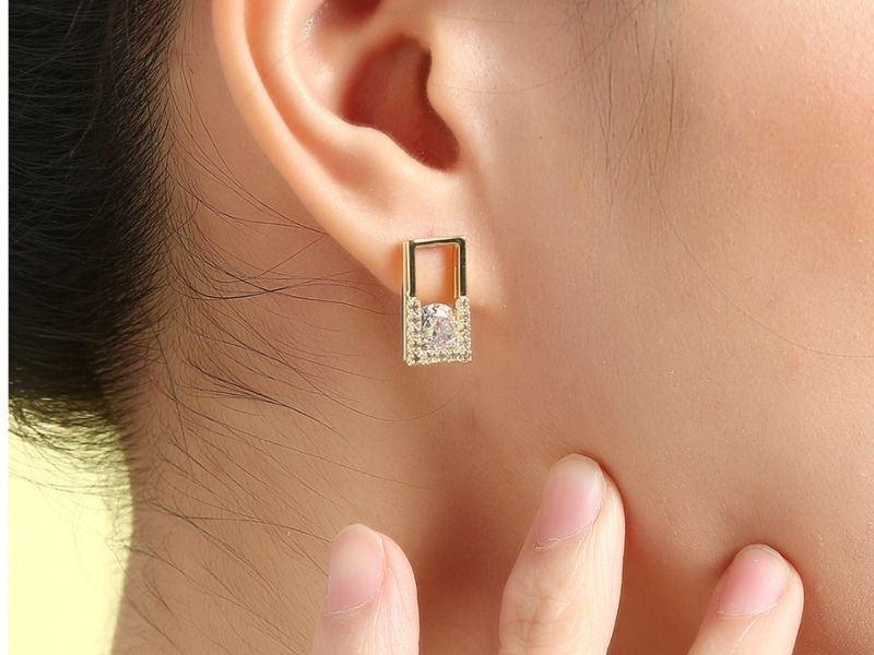 Top 5 mẫu khuyên tai cá tính cho nữ hot nhất năm 2025 5 mẫu khuyên tai cá tính cho nữ