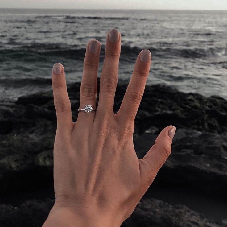Cầu hôn bằng nhẫn bạc - sự lựa chọn tuyệt vời! 4 Các mẫu nhẫn bạc cầu hôn Luna Sliver
