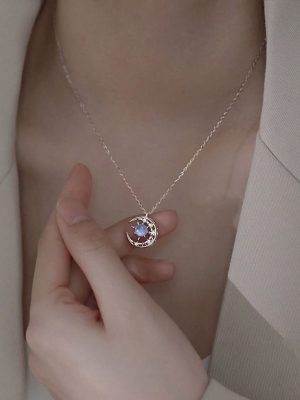 Bí quyết chọn trang sức bạc công sở thanh lịch 3 Trang sức bạc công sở thanh lịch kiến bạn trở nên chuyên nghiệp